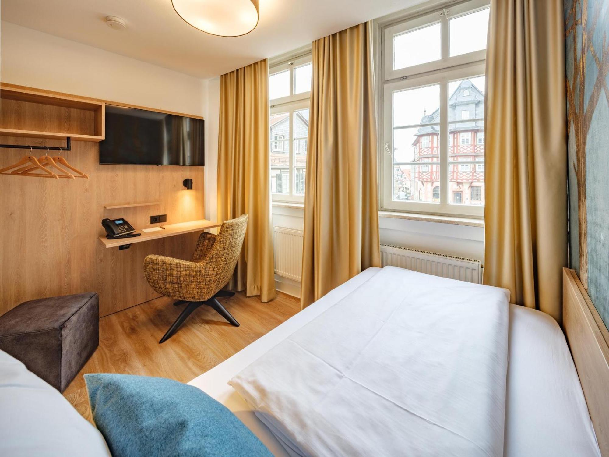 Hotel Restaurant Goldener Engel Heppenheim  Ngoại thất bức ảnh